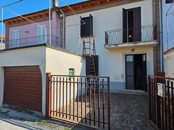 Casa con 6 locali in vendita in a Venezia, Montopoli In Val D'Arno