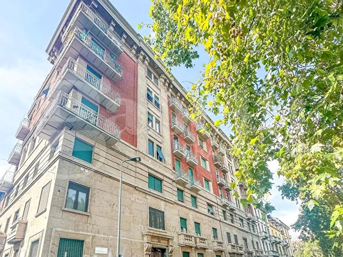 Appartamento trilocale in vendita in Viale Campania, Milano