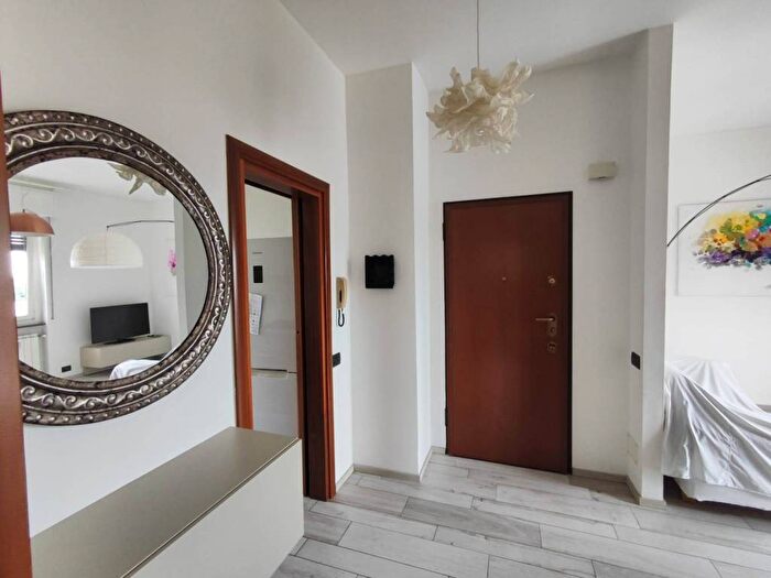 Appartamento trilocale in affitto in Lucino, Montano Lucino