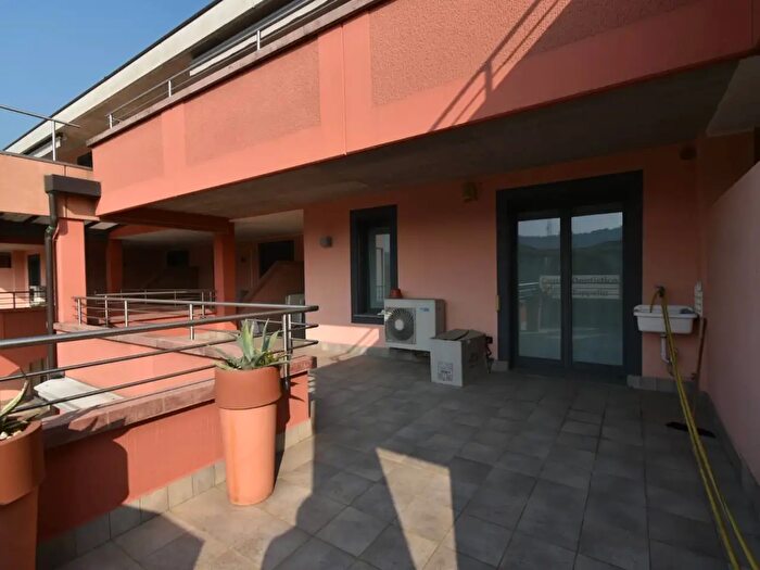 Appartamento trilocale in vendita in Via Zappello, Villa DAdda