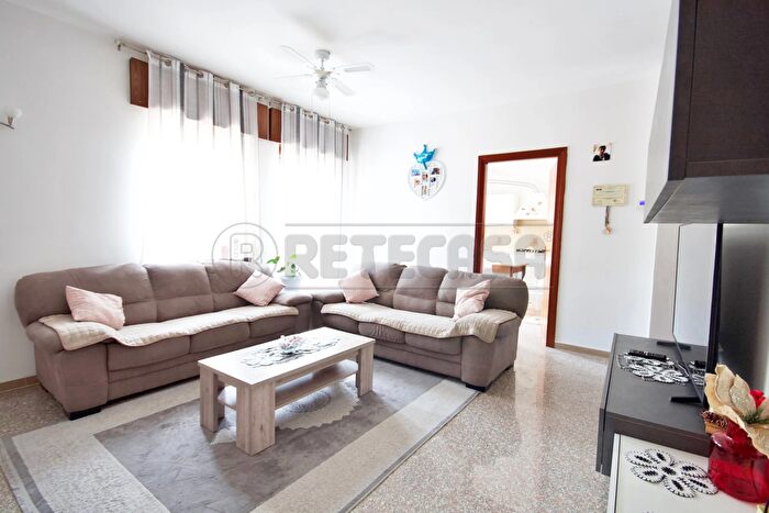 Appartamento con 6 locali in vendita in Via Campanile, Chiampo