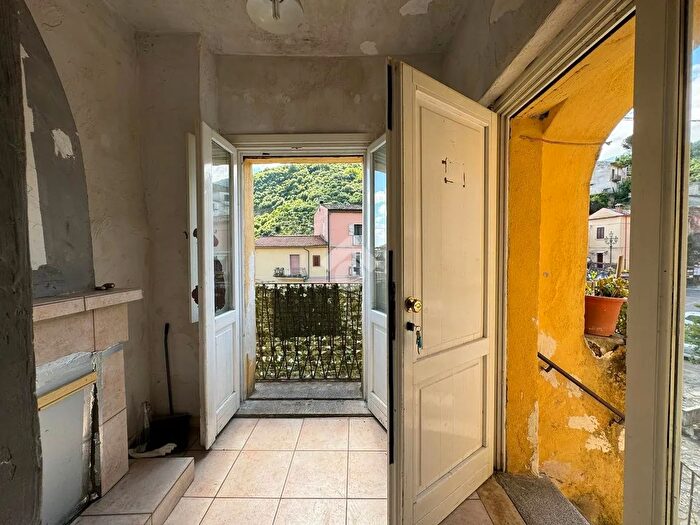 Casa trilocale in vendita in Piazza XX Settembre, San Martino Valle Caudina