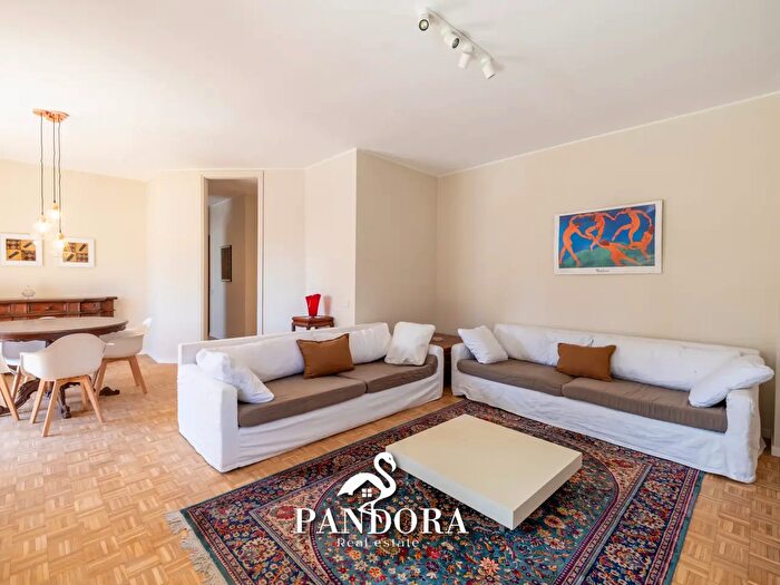 Appartamento con 6 locali in vendita in Via Don Davide Albertario, Gallarate