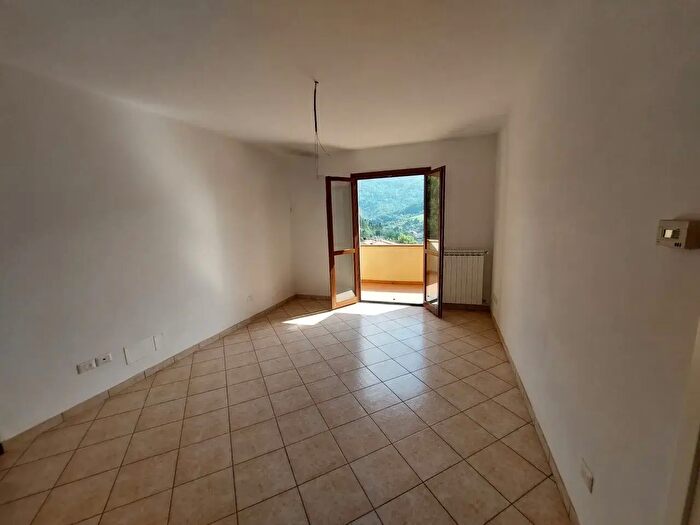 Appartamento quadrilocale in vendita in Via Poggiole, Vernio