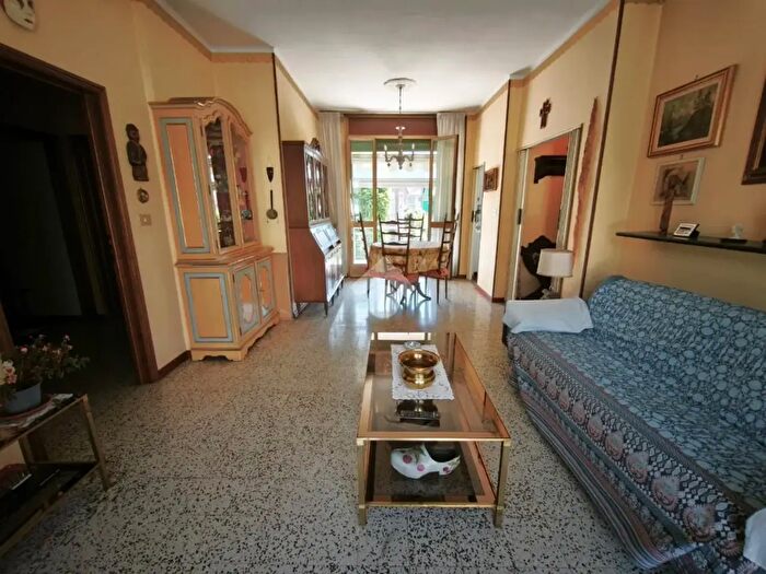 Appartamento quadrilocale in vendita in Via Giambattista Pergolesi, Torino