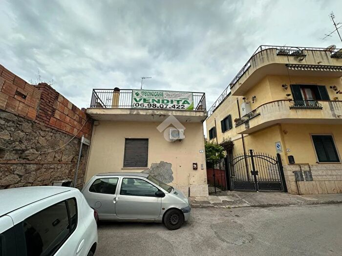 Casa trilocale in vendita in Via Monteverde, Nettuno