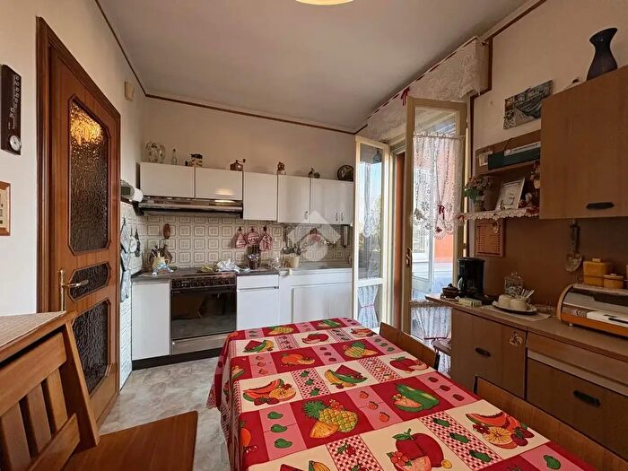 Appartamento quadrilocale in vendita in Via S Biagio, Suzzara