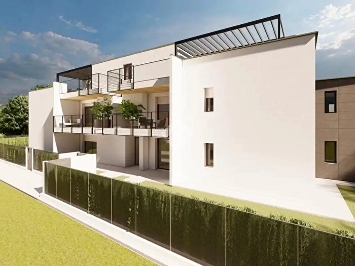 Appartamento con 5 locali in vendita in Via C Menotti, Castelfranco Emilia