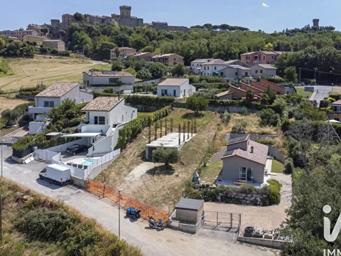 Casa quadrilocale in vendita in Via Vallone, Offagna