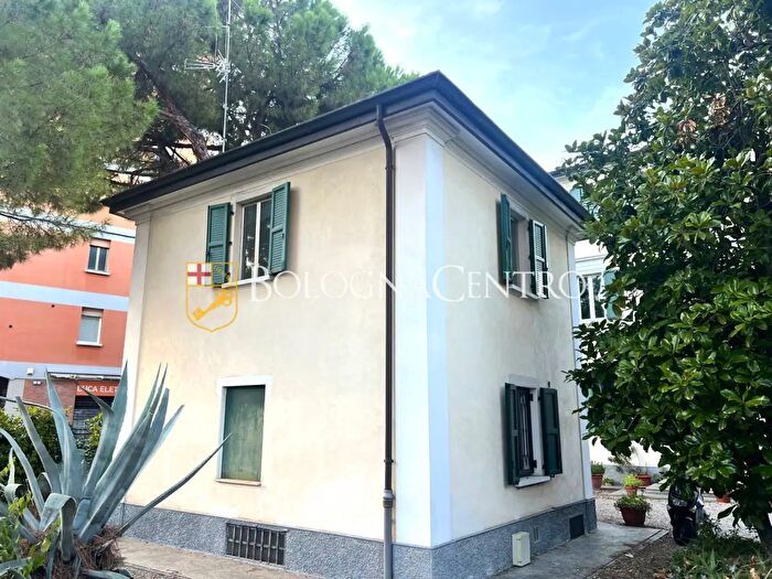 Appartamento trilocale in affitto in Via Marcello Oretti, Bologna