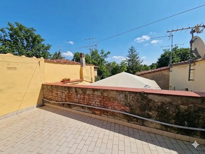 Appartamento con 5 locali in vendita in Crespina Lorenzana