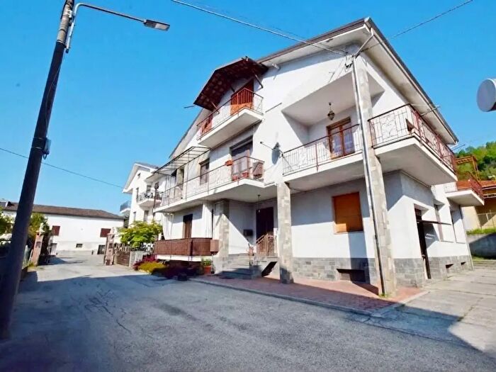 Appartamento trilocale in vendita in Via Santa Lucia, San Michele Mondovi