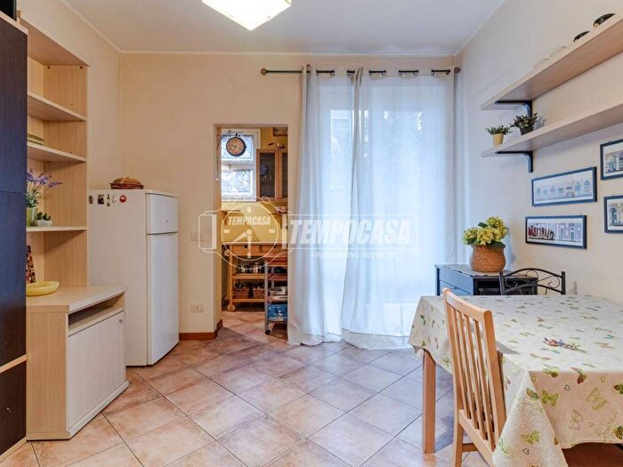 Appartamento monolocale in affitto in Via Breno, Lodi Brenta, Milano