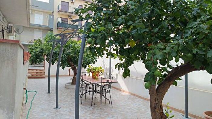 Appartamento trilocale in vendita in Via Rosa Ziino, Rometta