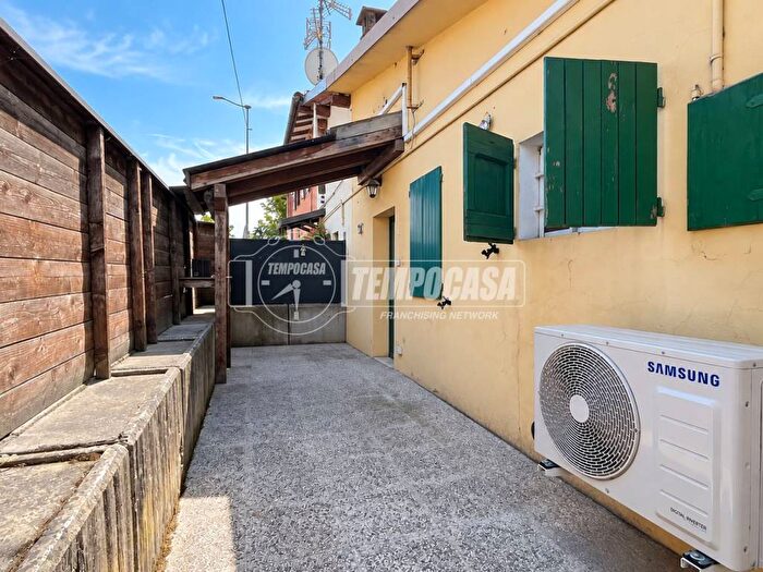 Appartamento bilocale in vendita in Via CREVALCORE, Centro, San Giovanni in Persiceto