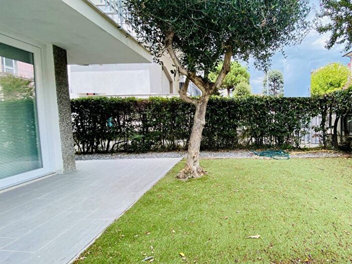 Appartamento trilocale in affitto in Viale Castruccio Castracani, Arancio, Lucca