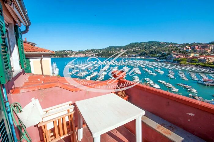 Appartamento trilocale in vendita in Lerici