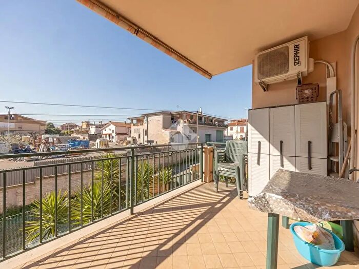 Appartamento bilocale in vendita in Via Massa di San Giuliano, Roma