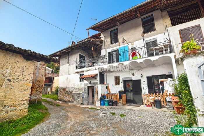 Casa con 6 locali in vendita in Via della Libertà, Levone