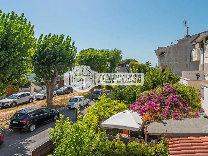 Appartamento trilocale in vendita in Viale Fregene, Cerveteri