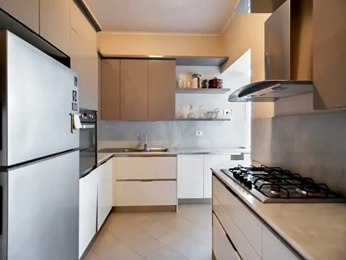 Appartamento con 5 locali in vendita in Viale Ionio, Roma