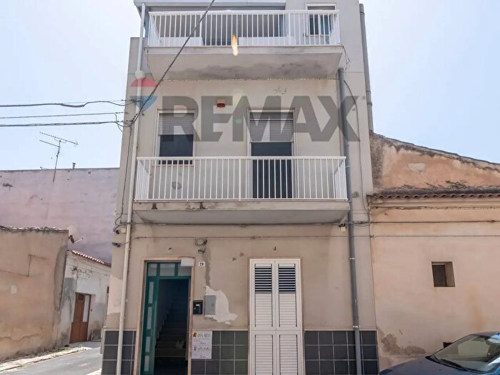 Casa con 5 locali in vendita in Via Francesco Crispi, Comiso