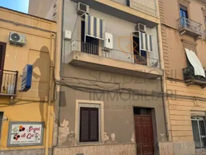 Appartamento con 6 locali in affitto in Via Nino Bixio, Trapani