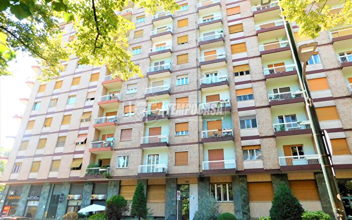Appartamento trilocale in vendita in Corso Appio Claudio, Torino
