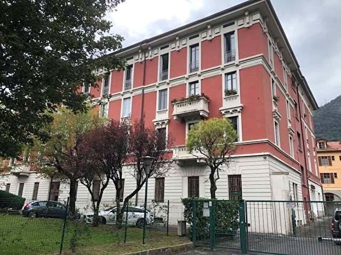 Appartamento con 5 locali in affitto in Viale Varese Crocifisso, Como