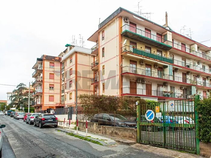 Appartamento trilocale in vendita in Via Madonna di Fatima, Gravina Di Catania