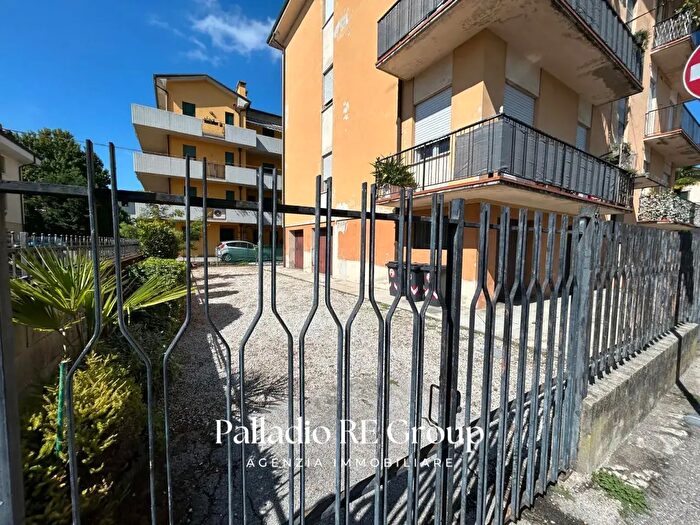 Appartamento trilocale in vendita in Via Giampaolo Vajenti, Vicenza
