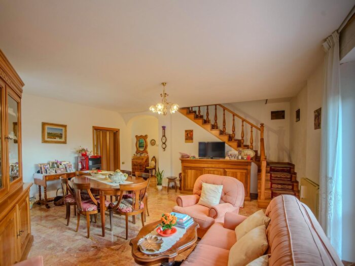 Appartamento con 7 locali in vendita in San Martino Si, Monteriggioni