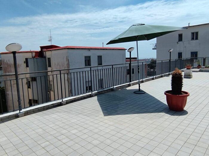 Appartamento trilocale in affitto in Via Celle, Pozzuoli Alta, Pozzuoli