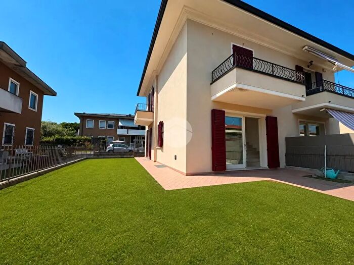Casa trilocale in vendita in Via Montenero, Rovato