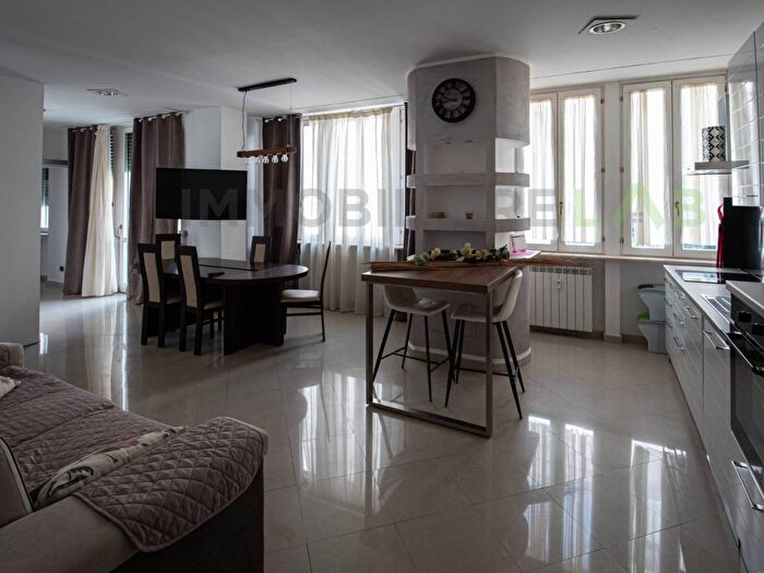 Appartamento trilocale in affitto in Via Sant'Antonio, Centro, Gallarate