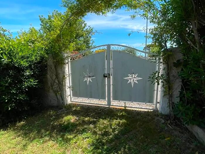Casa con 5 locali in vendita in Via del Taunus, Numana