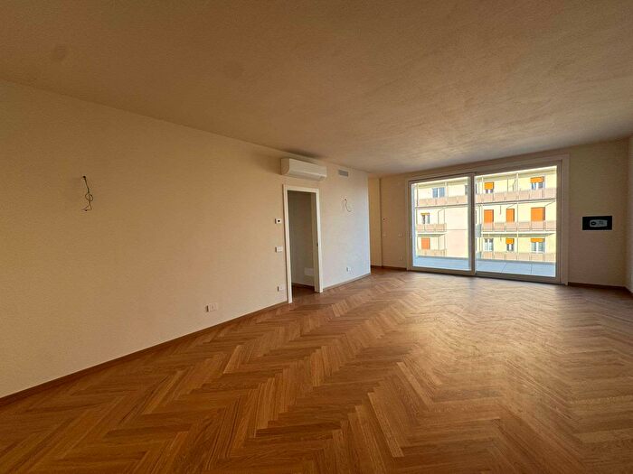 Appartamento trilocale in vendita in Modena