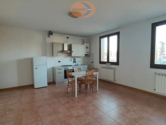 Appartamento monolocale in affitto in Via Piazza Ezio Citterio, Lomagna