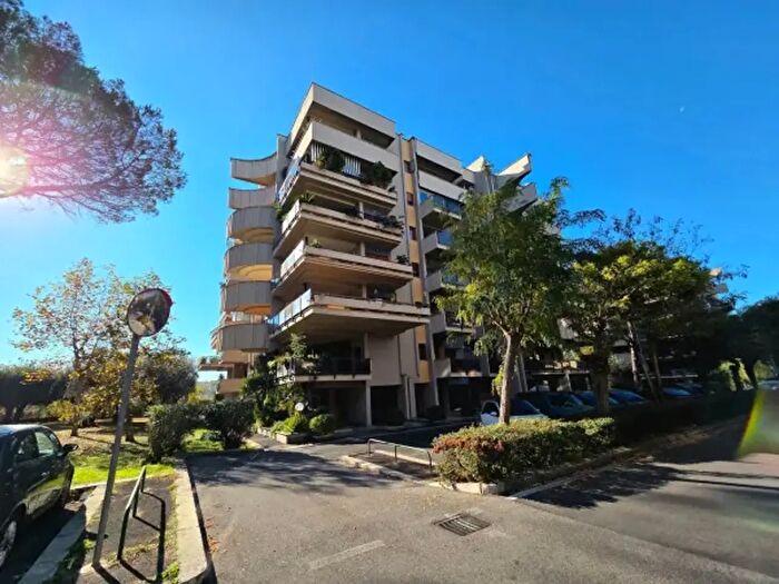 Appartamento con 6 locali in vendita in Via Riccardo Forster, Roma