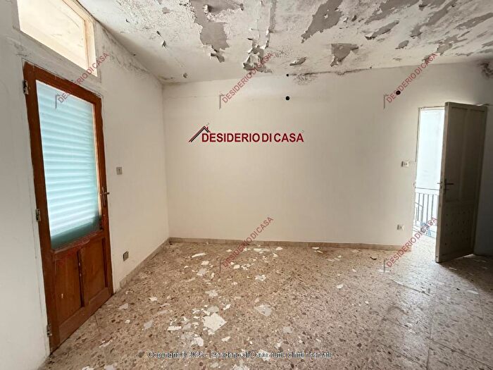 Appartamento bilocale in vendita in Via Giuseppe Mazzini Lascari Pa Italia, Lascari