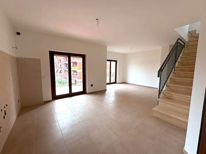 Appartamento quadrilocale in vendita in Piazza Catullo, Tivoli