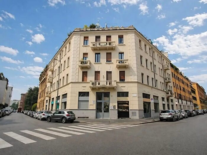 Appartamento bilocale in vendita in Via Breno, Milano