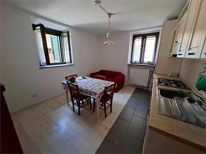 Appartamento bilocale in vendita in Mercallo