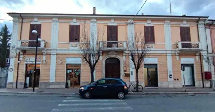 Appartamento quadrilocale in vendita in Viale Teofilo Patini, Sulmona