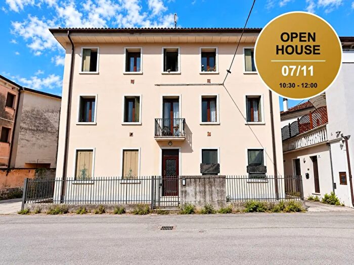 Appartamento quadrilocale in vendita in Via Gabriele d'Annunzio, Vicenza