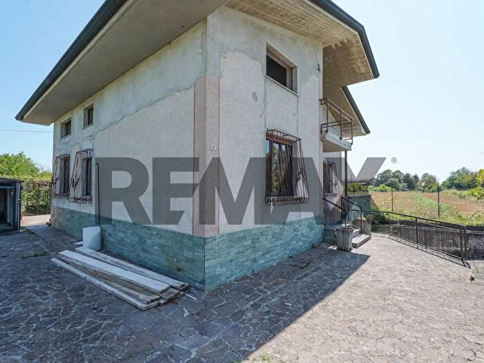 Casa quadrilocale in vendita in Via Bergamo, Pontirolo Nuovo