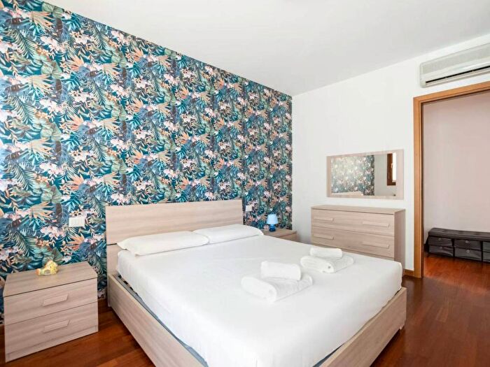 Appartamento monolocale in affitto in Via Carlo Farini, Farini, Milano