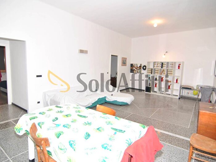 Appartamento con 5 locali in affitto in Scali della Darsena, Via Grande Piazza della Repubblica, Livorno