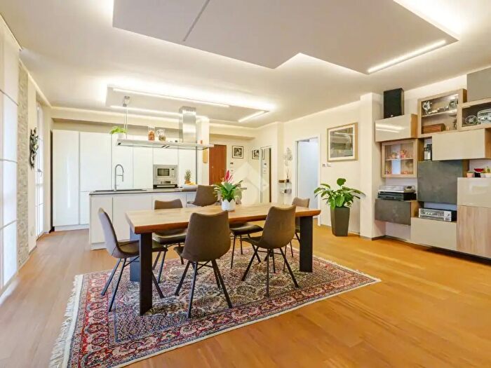 Appartamento quadrilocale in vendita in Viale Michelangelo Buonarroti, Treviglio