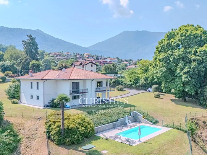 Casa con 5 locali in vendita in Via Ticinallo, Porto Valtravaglia